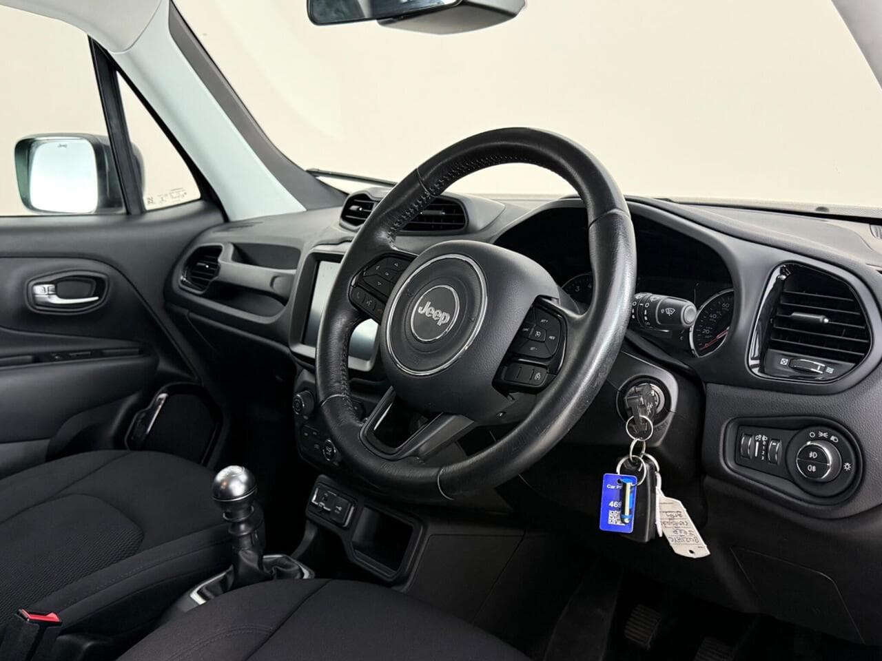Jeep Renegade thumbnail Interior Front