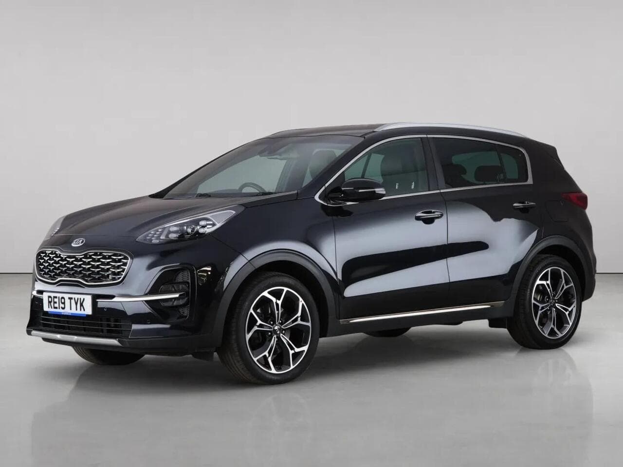 Kia Sportage thumbnail Front Left
