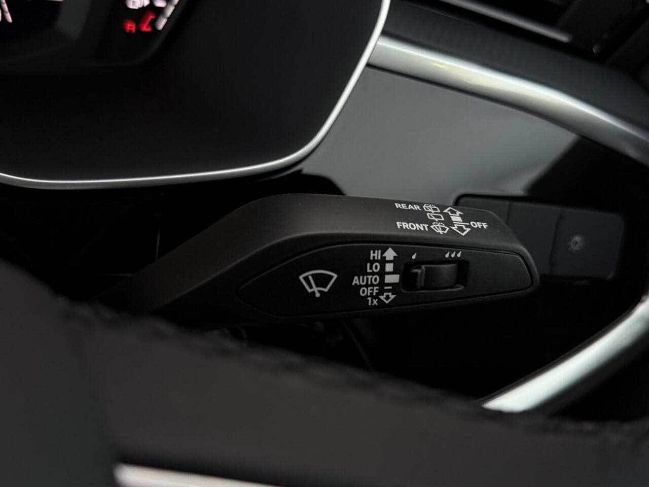 Audi Q3 thumbnail Misc Controls