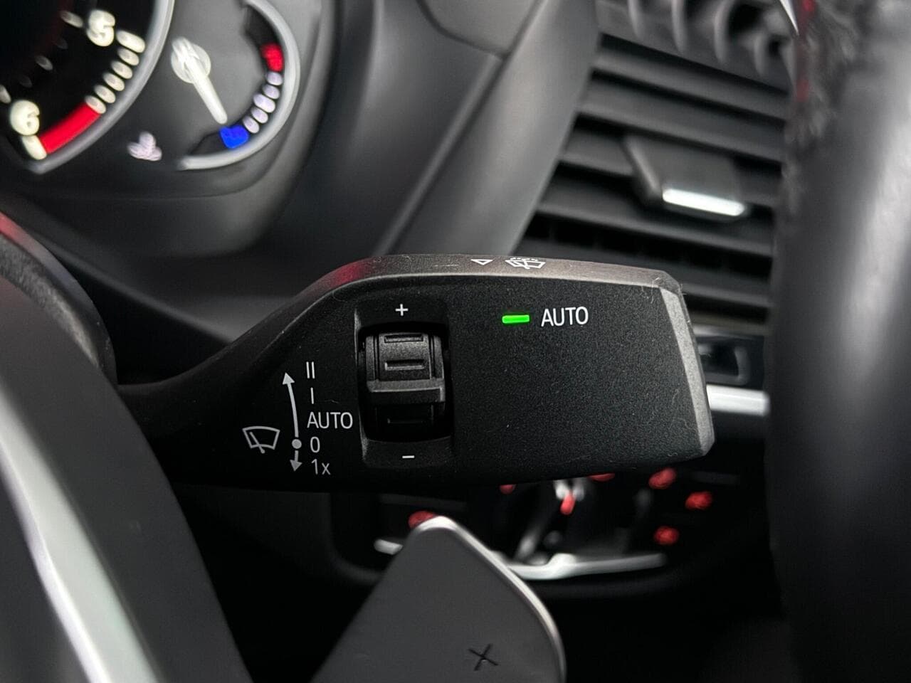 BMW X4 thumbnail Misc Controls