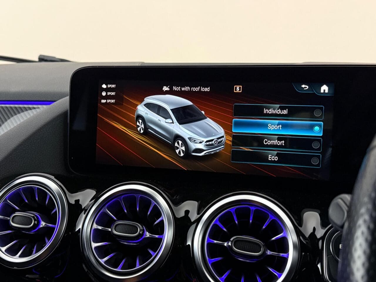 Mercedes-Benz GLA thumbnail Infotainment System