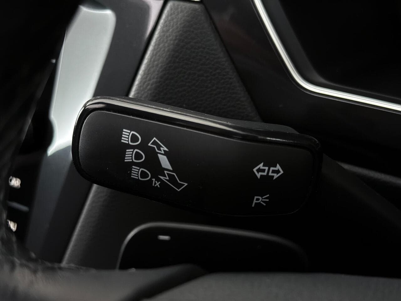 Volkswagen Tiguan Allspace thumbnail Misc Controls