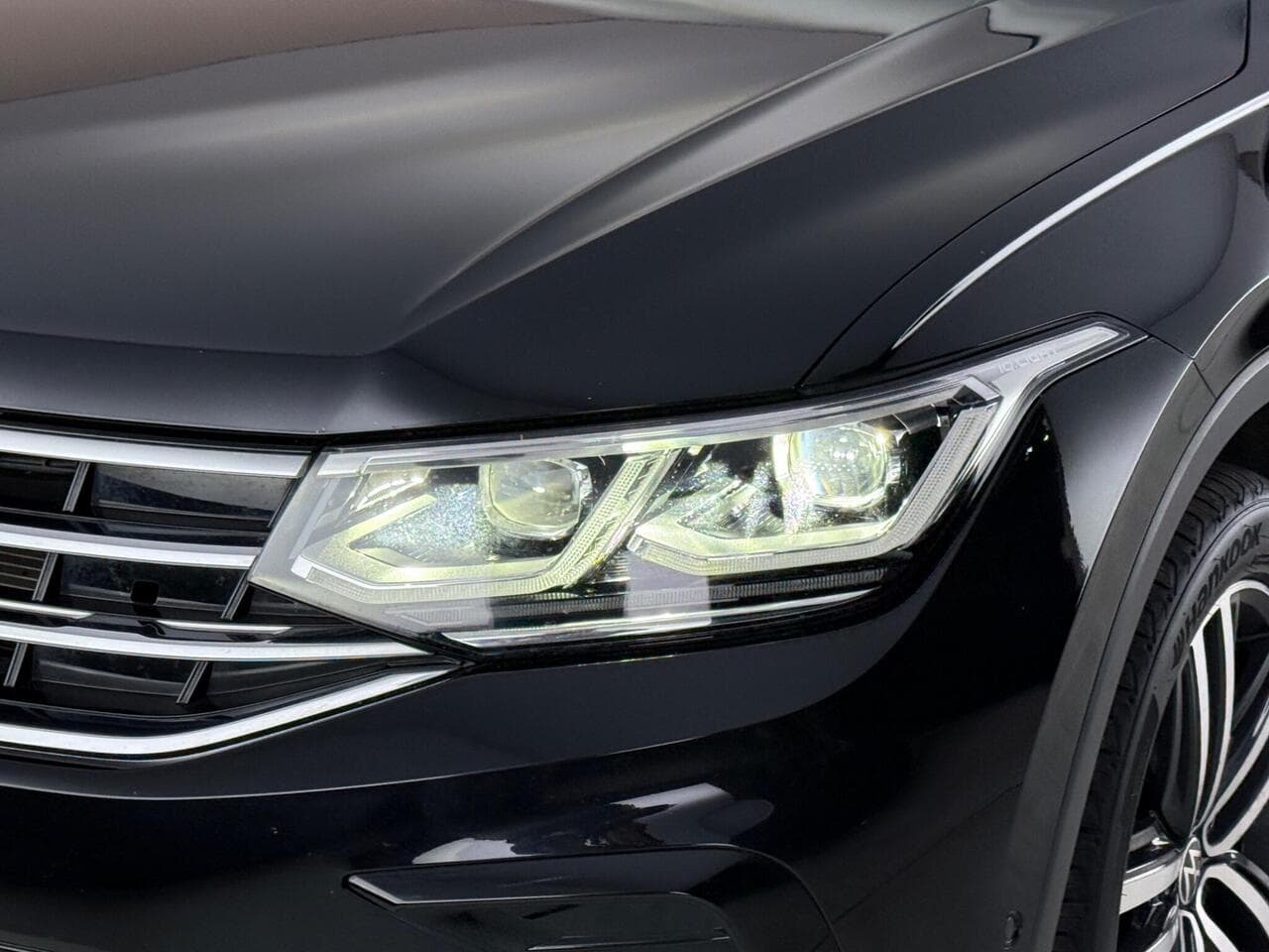 Volkswagen Tiguan thumbnail Lights Front