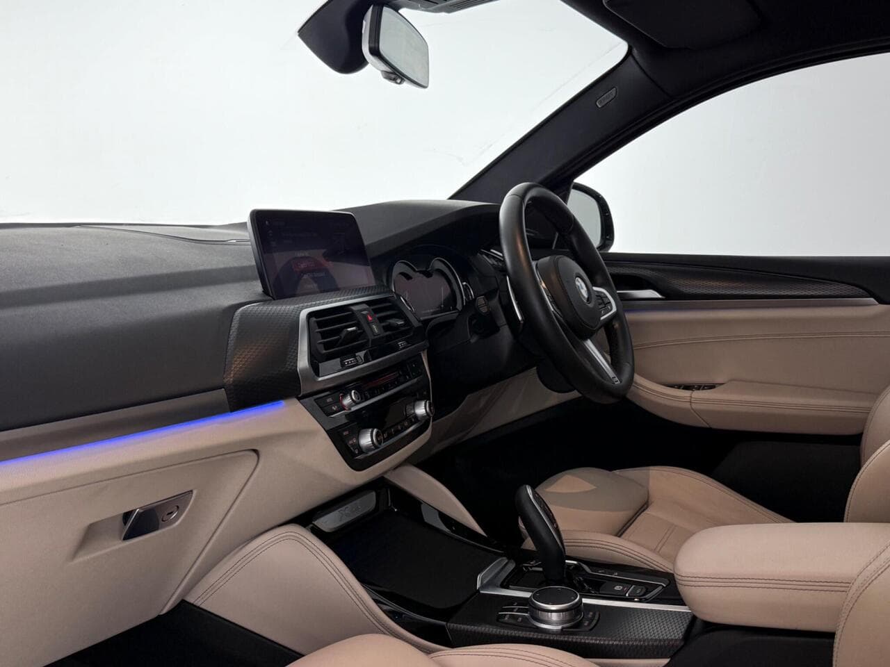 BMW X4 thumbnail Interior Front