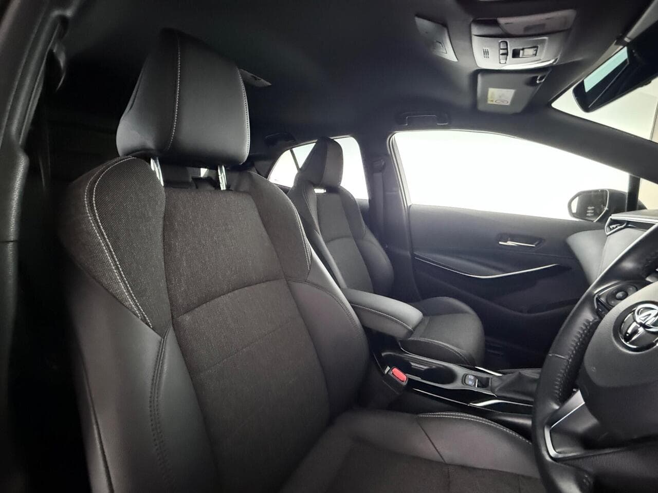 Toyota Corolla thumbnail Seat Driver