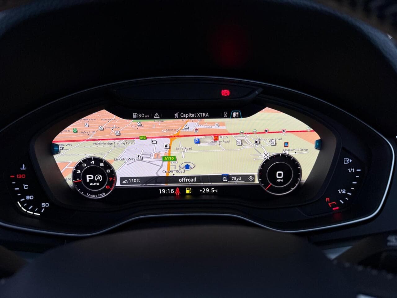 Audi Q5 thumbnail Driver Instruments