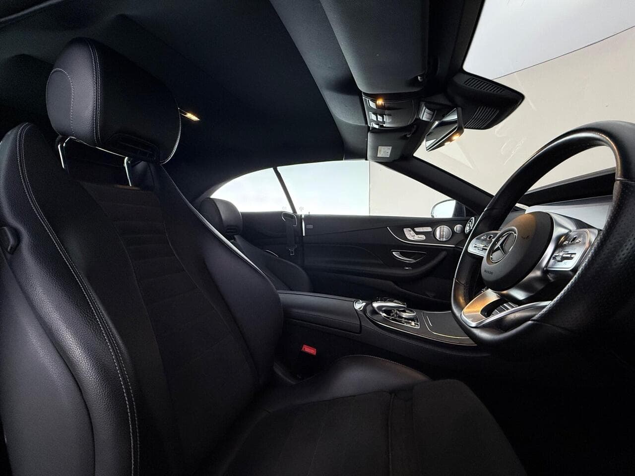 Mercedes-Benz E Class thumbnail Interior Front