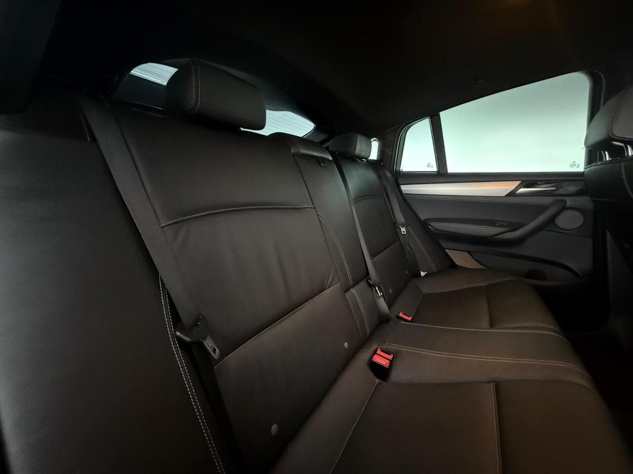 BMW X4 thumbnail Seats Rear
