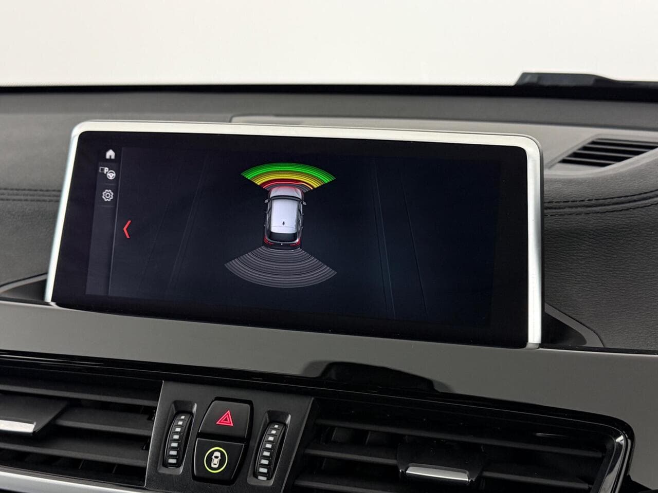 BMW X1 thumbnail Infotainment System