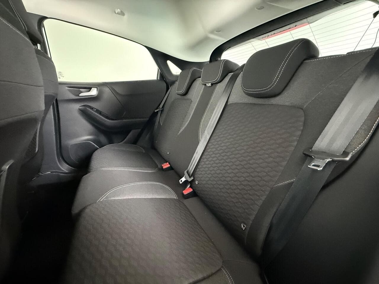 Ford Puma thumbnail Seats Rear