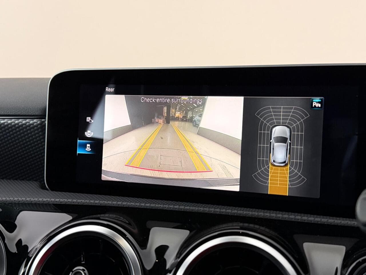 Mercedes-Benz A Class thumbnail Infotainment System