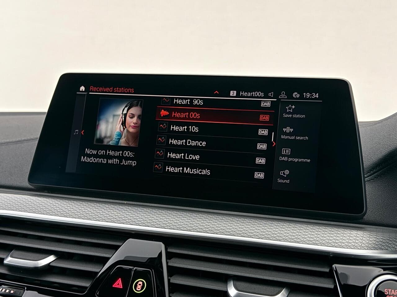 BMW 5 Series thumbnail Infotainment System