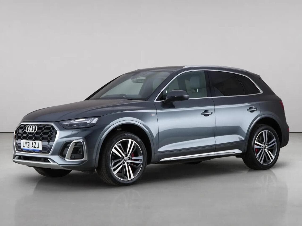 Audi Q5 thumbnail Front Left