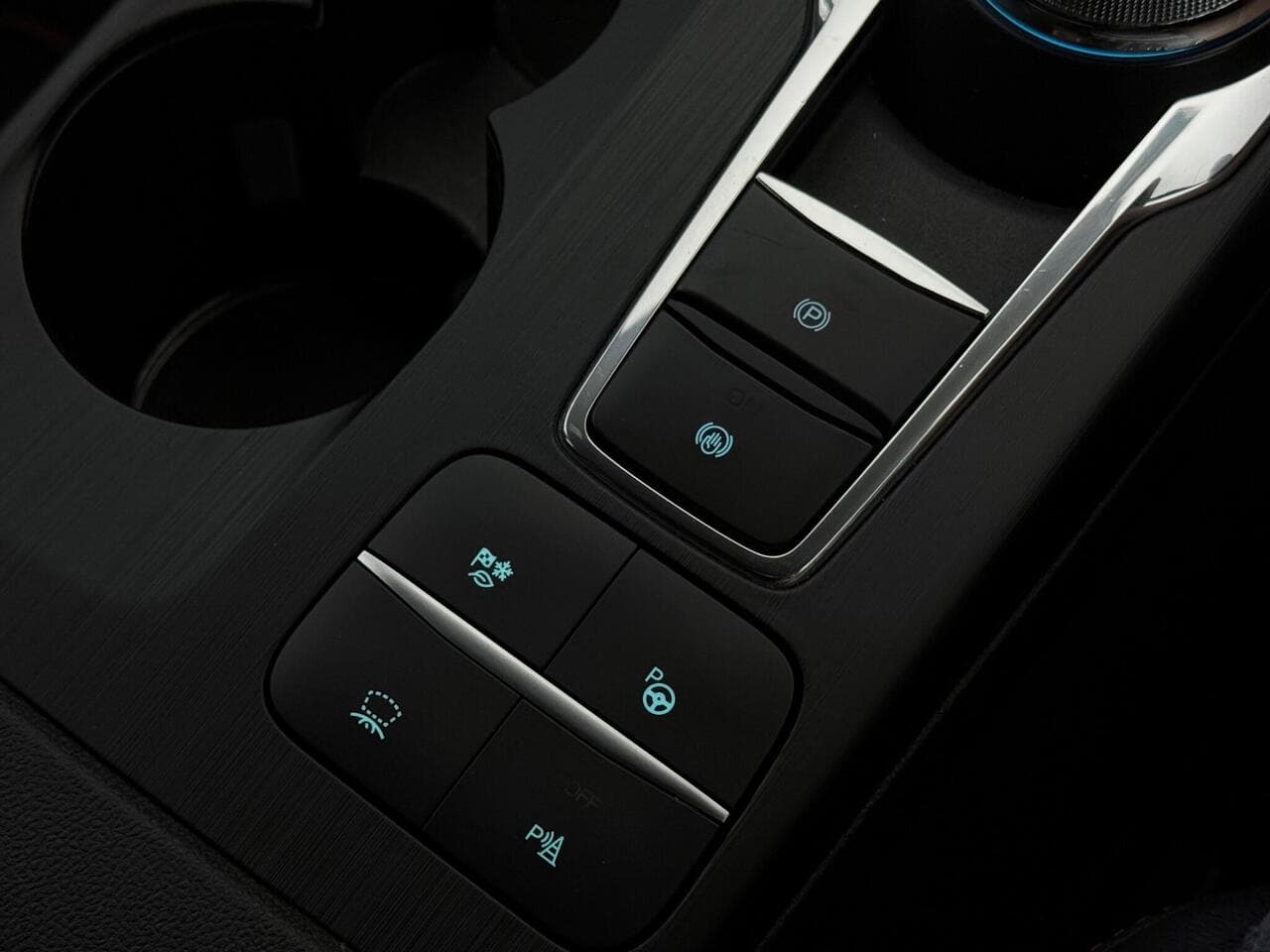 Ford Kuga thumbnail Misc Controls