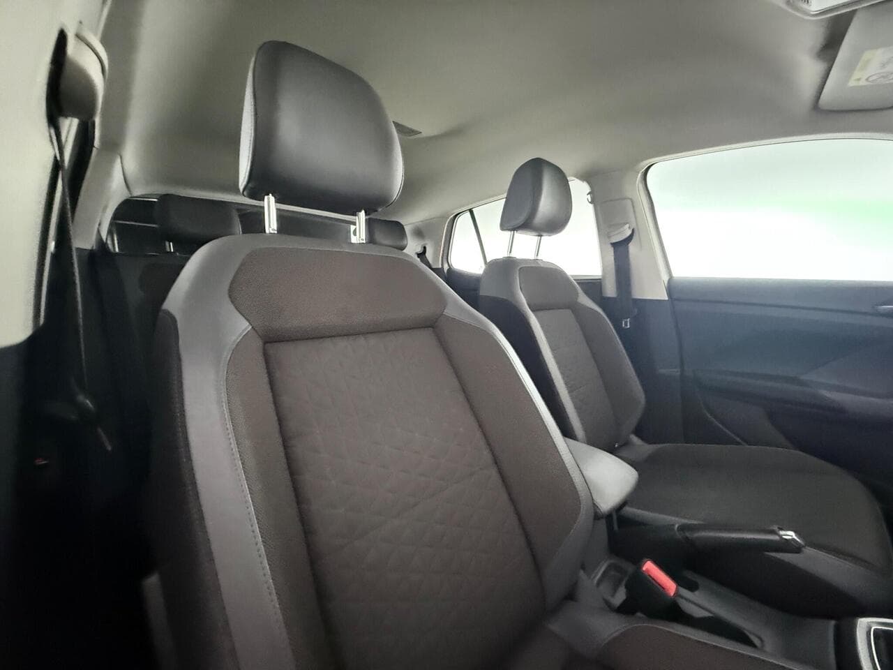 Volkswagen T-Cross thumbnail Seat Driver