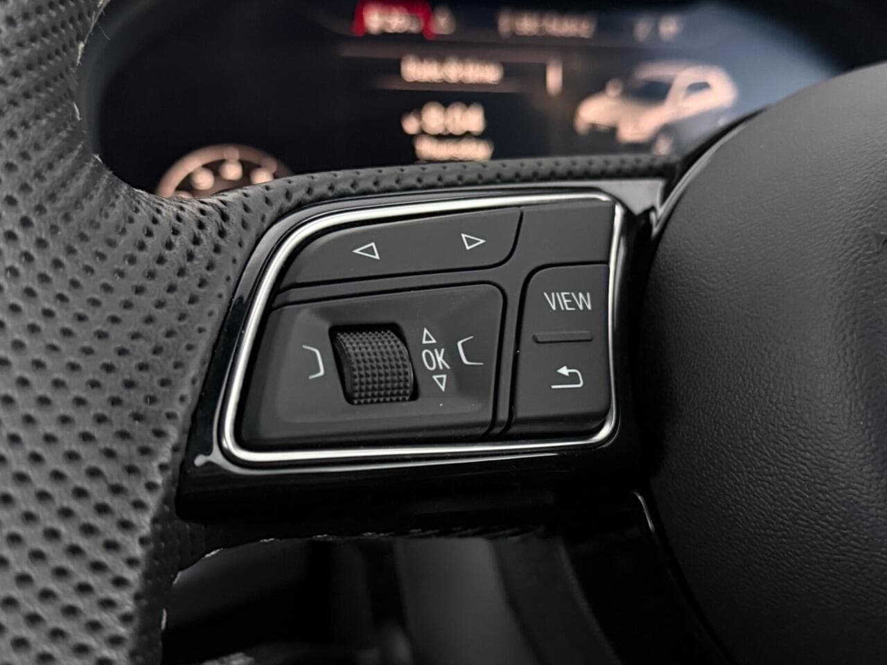 Audi Q2 thumbnail Misc Controls