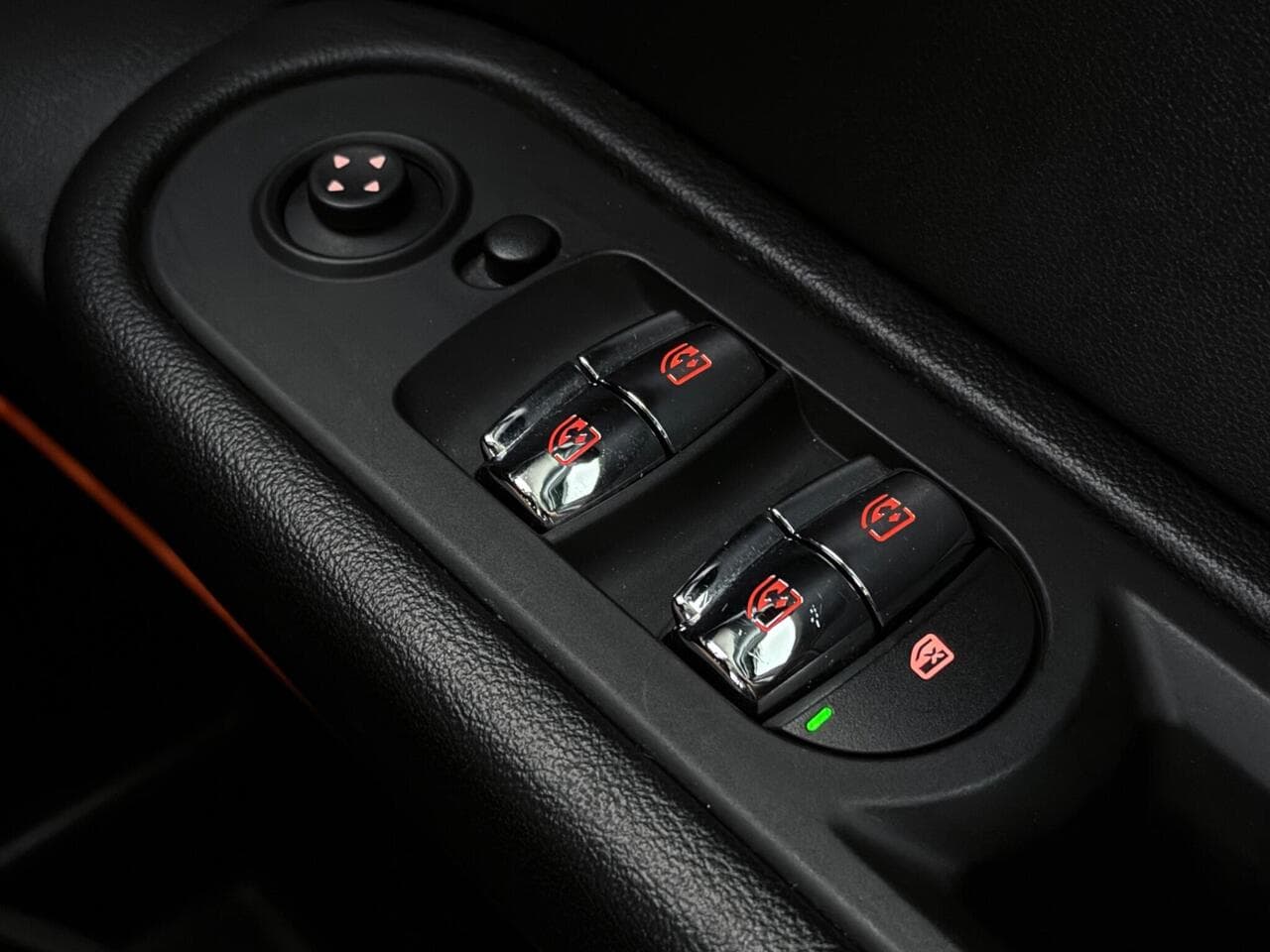 MINI Countryman thumbnail Misc Controls