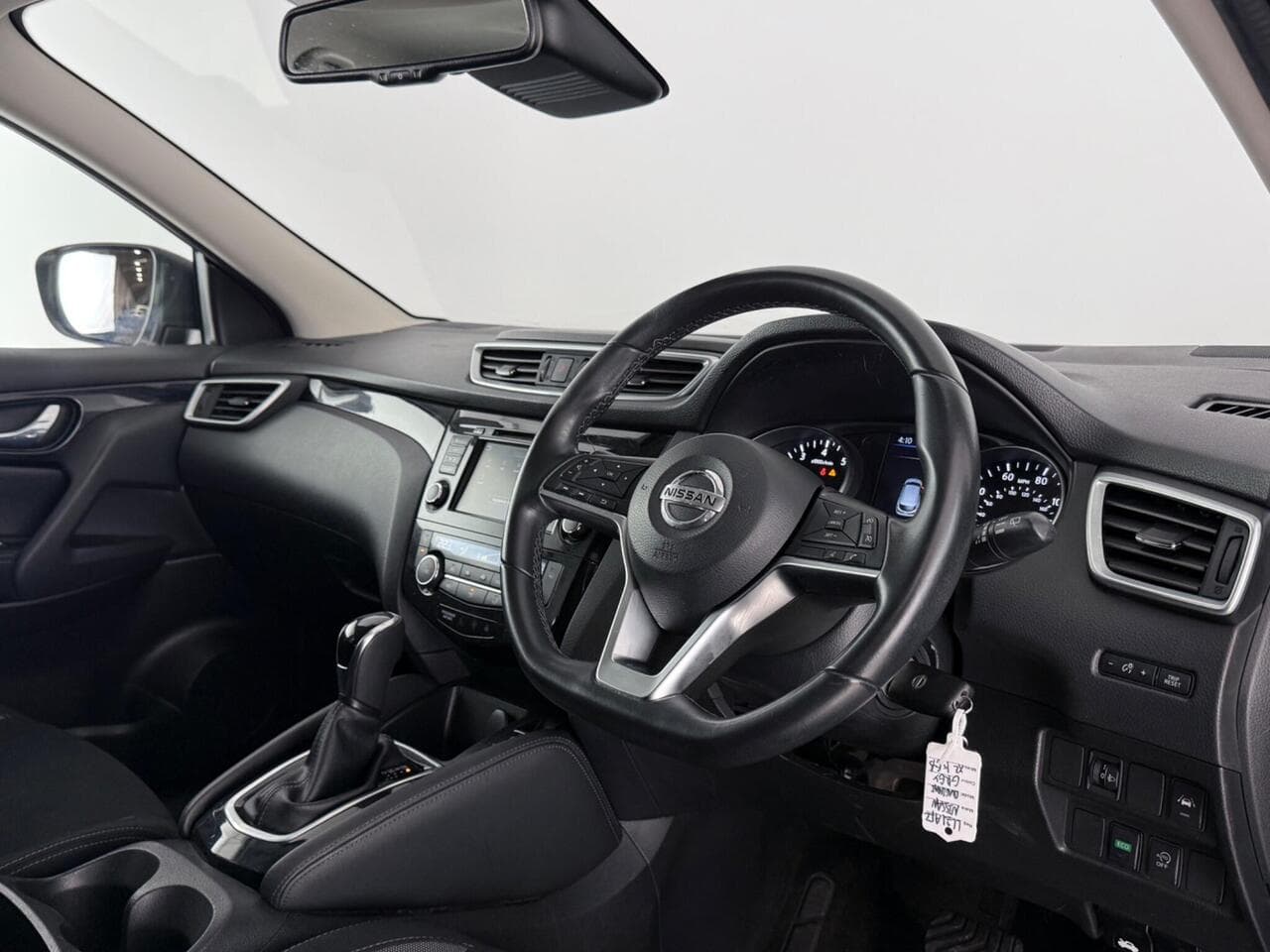 Nissan Qashqai thumbnail Interior Front