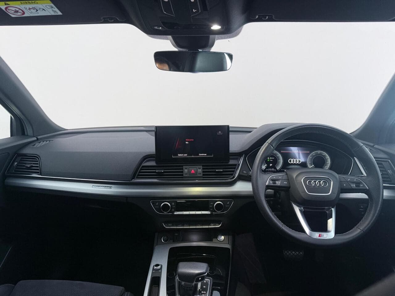 Audi Q5 thumbnail Interior Front