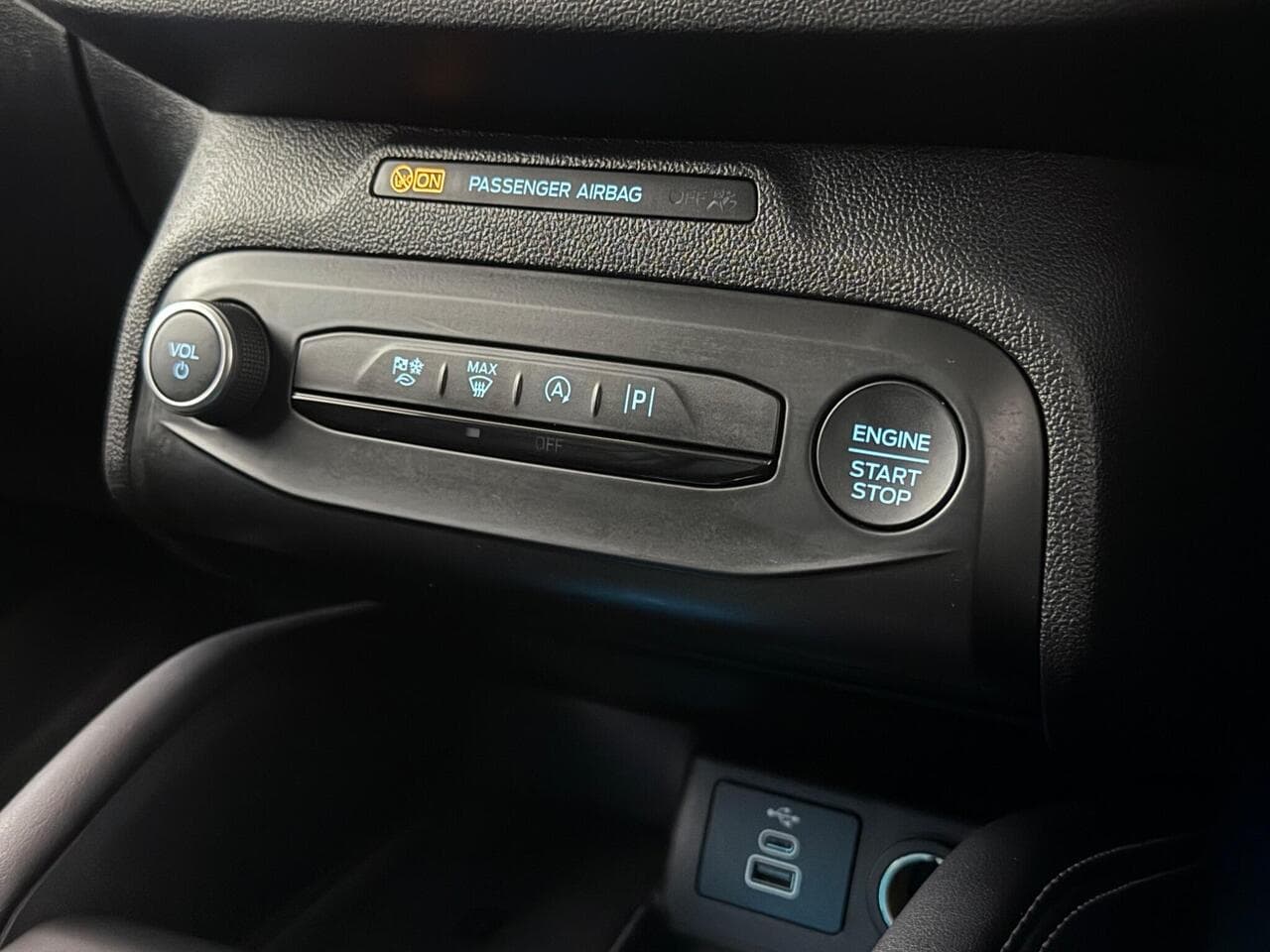 Ford Focus thumbnail Misc Controls