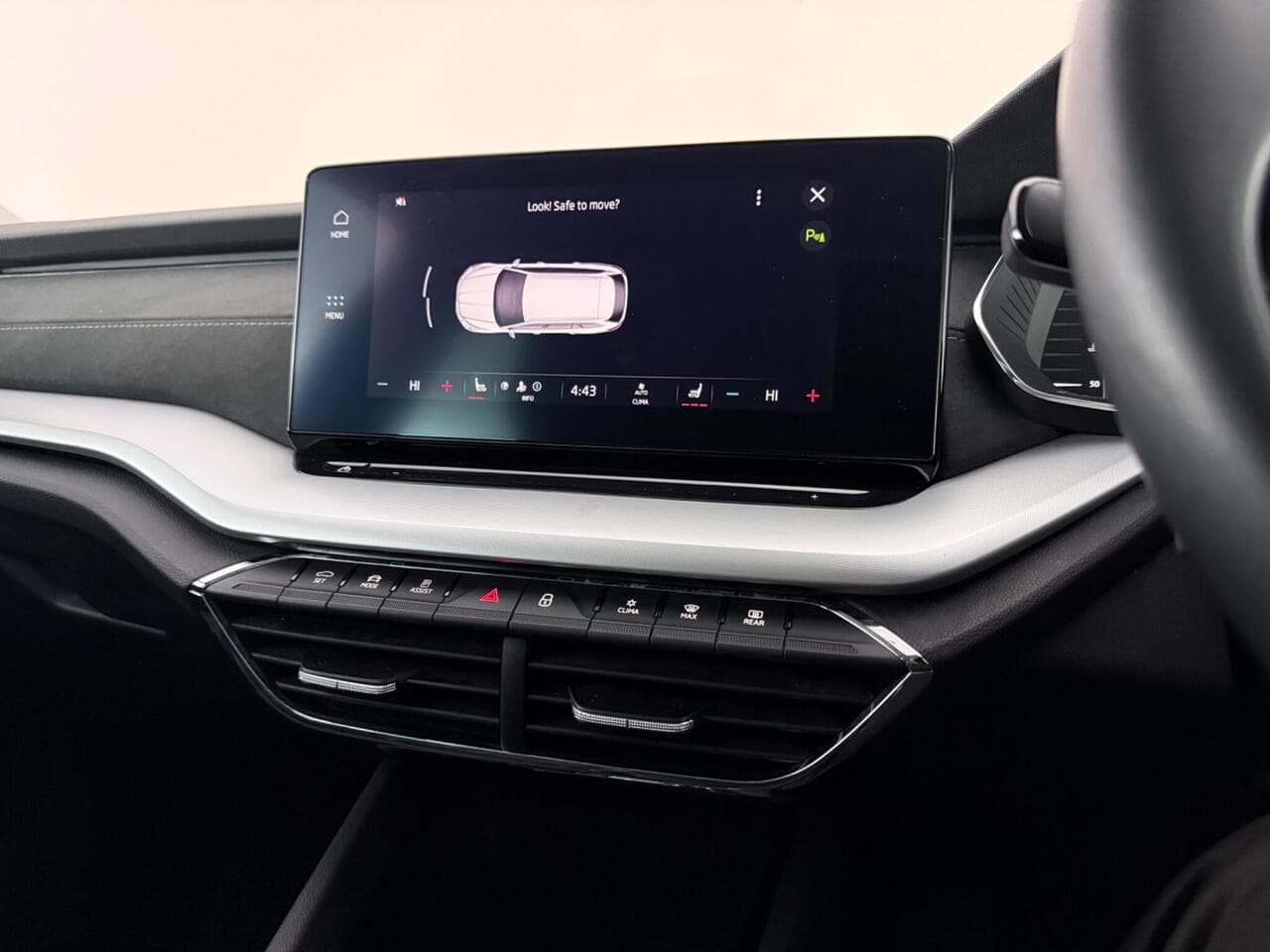 Skoda Octavia thumbnail Infotainment System