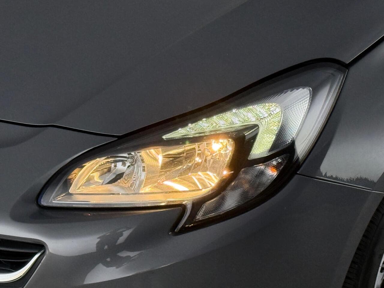 Vauxhall Corsa thumbnail Lights Front