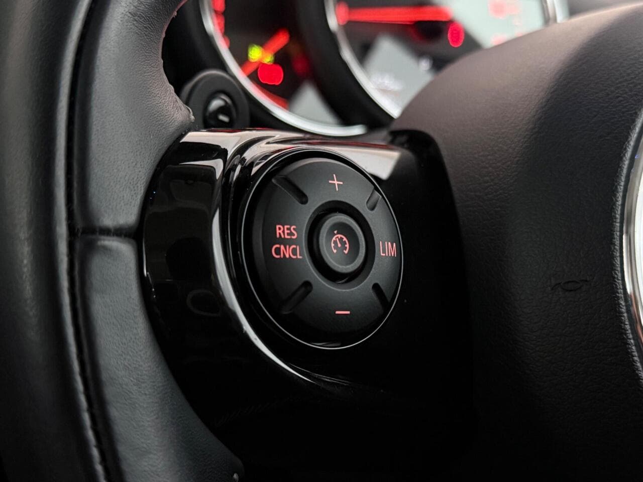MINI Countryman thumbnail Misc Controls