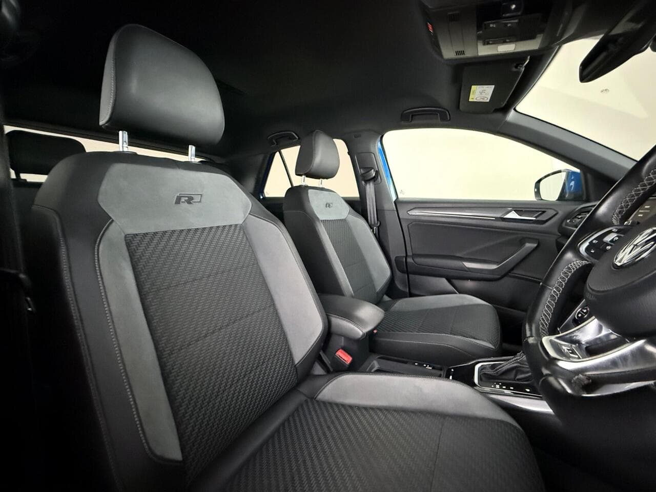 Volkswagen T-Roc thumbnail Seat Driver