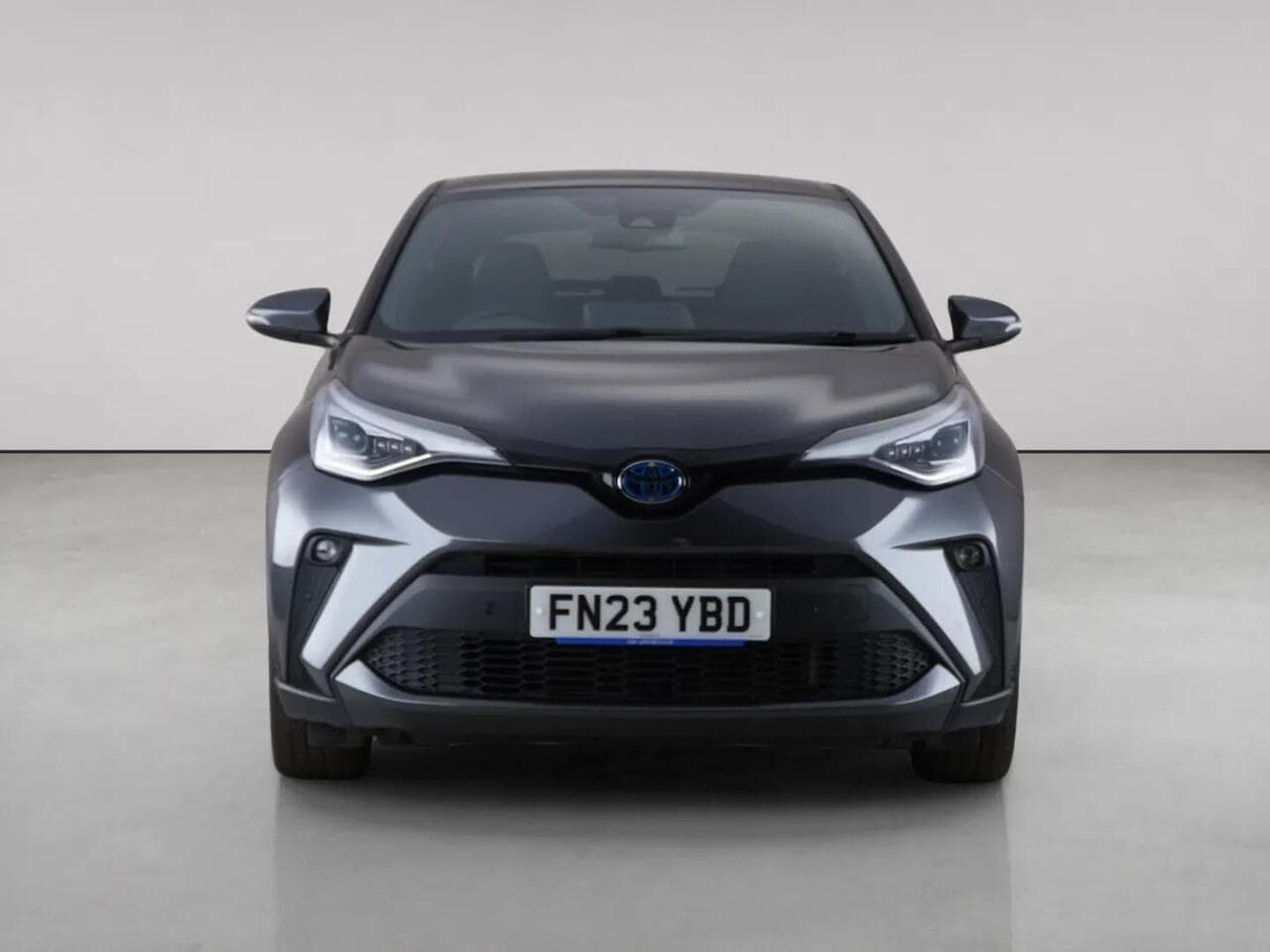 Toyota C-HR thumbnail Front