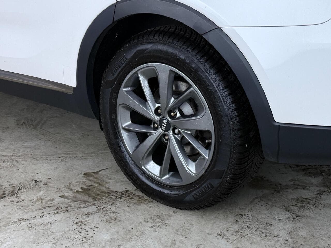 Kia Sorento thumbnail Wheel