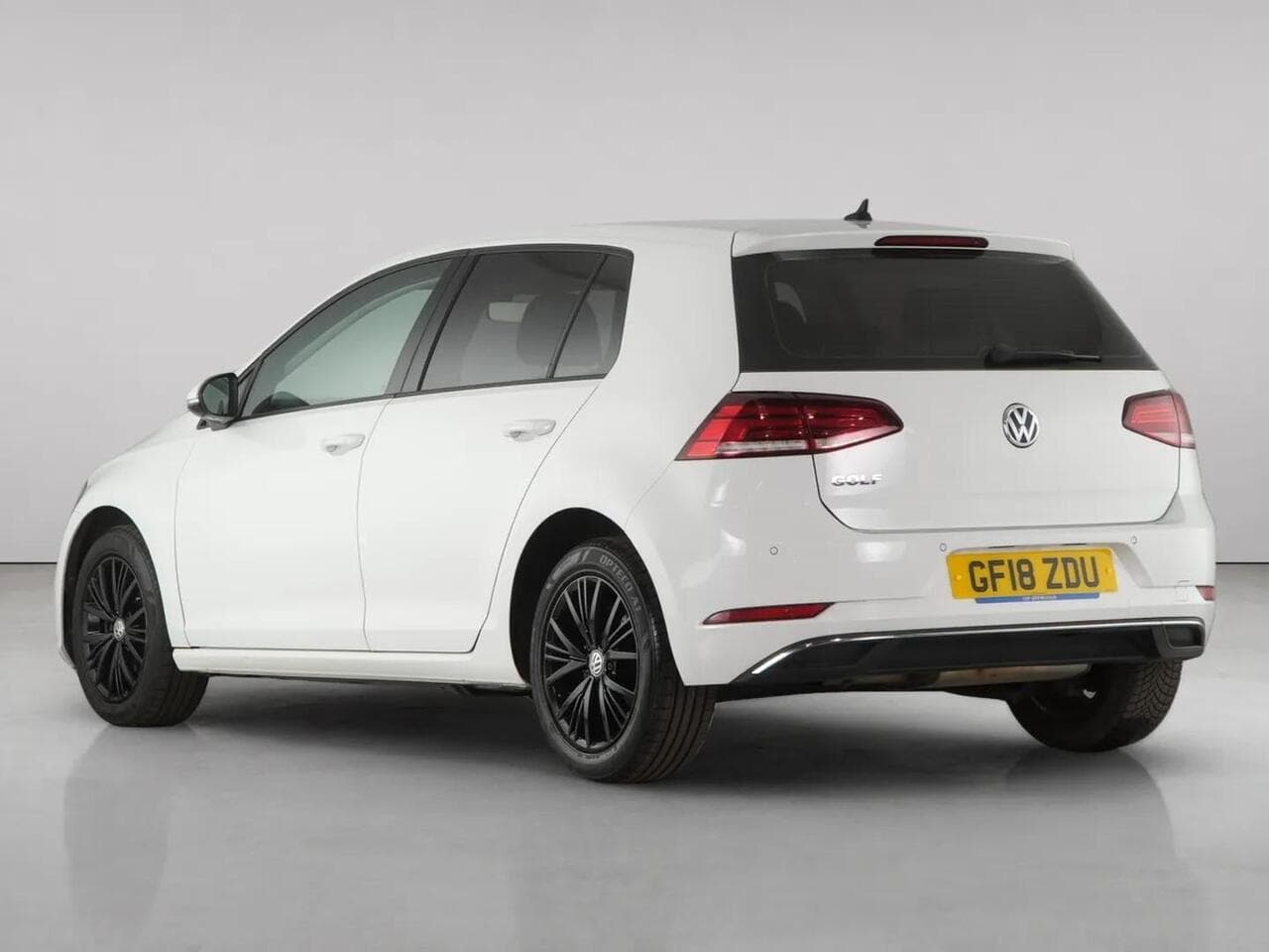Volkswagen Golf thumbnail Rear Left