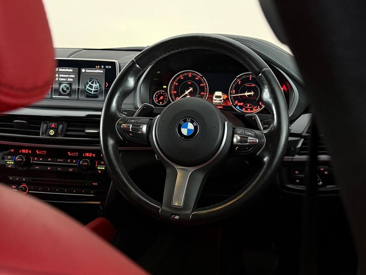 BMW X6 thumbnail Steering Wheel