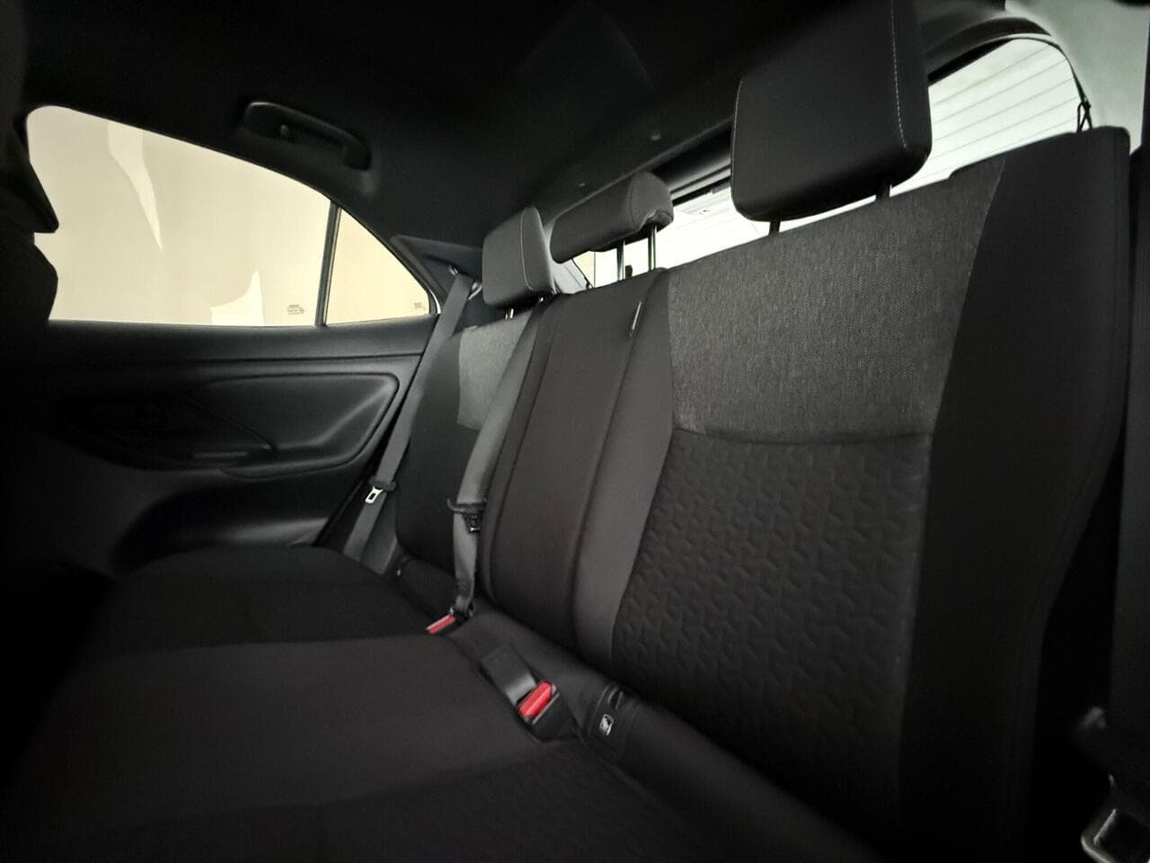 Toyota Yaris Cross thumbnail Seats Rear