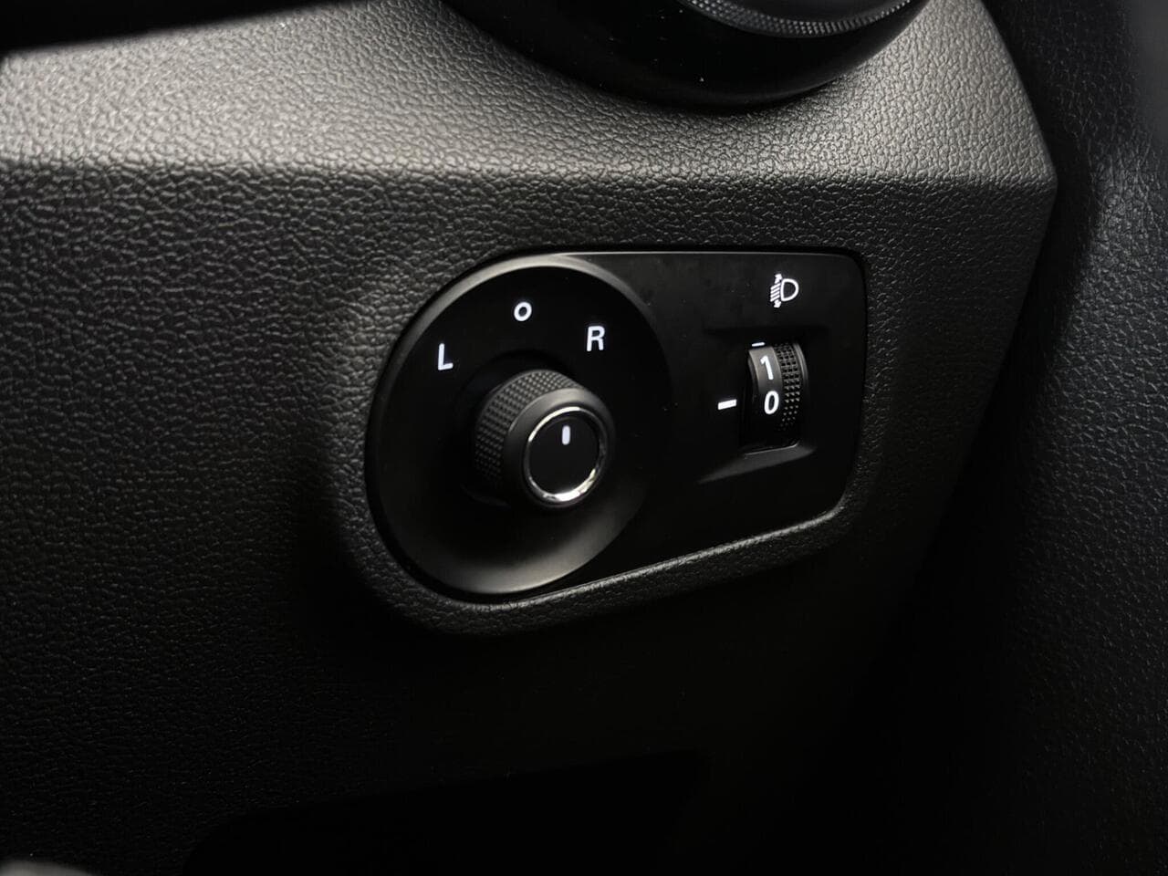 MG MG ZS thumbnail Misc Controls