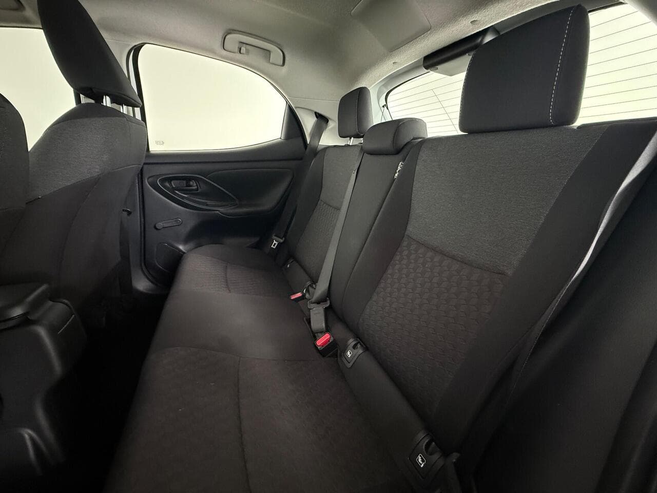 Toyota Yaris thumbnail Seats Rear