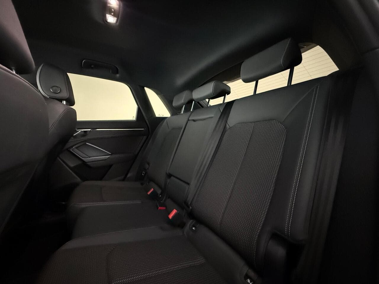 Audi Q3 thumbnail Seats Rear
