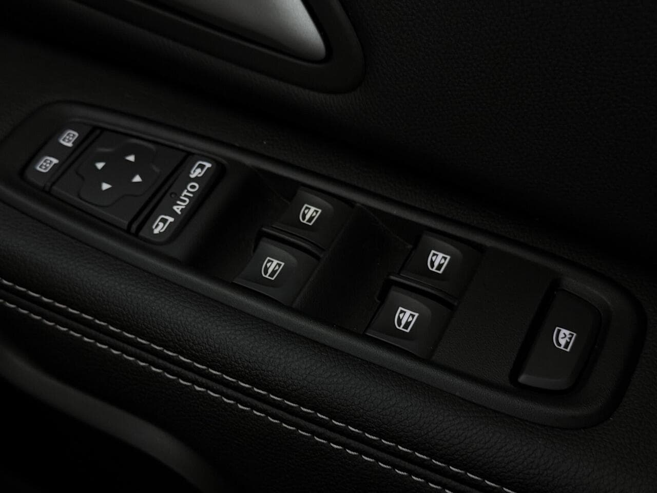 Dacia Duster thumbnail Misc Controls
