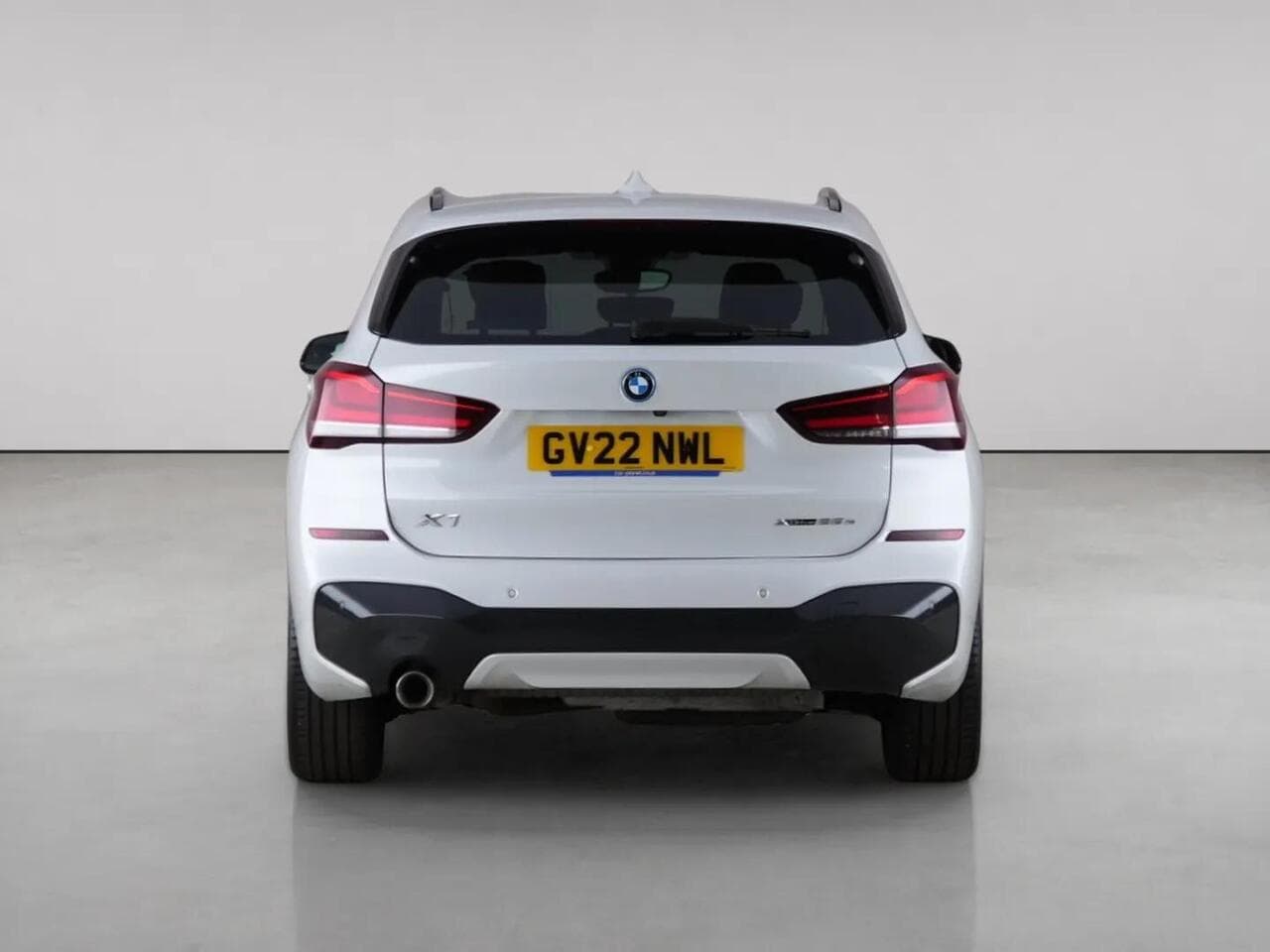 BMW X1 thumbnail Rear