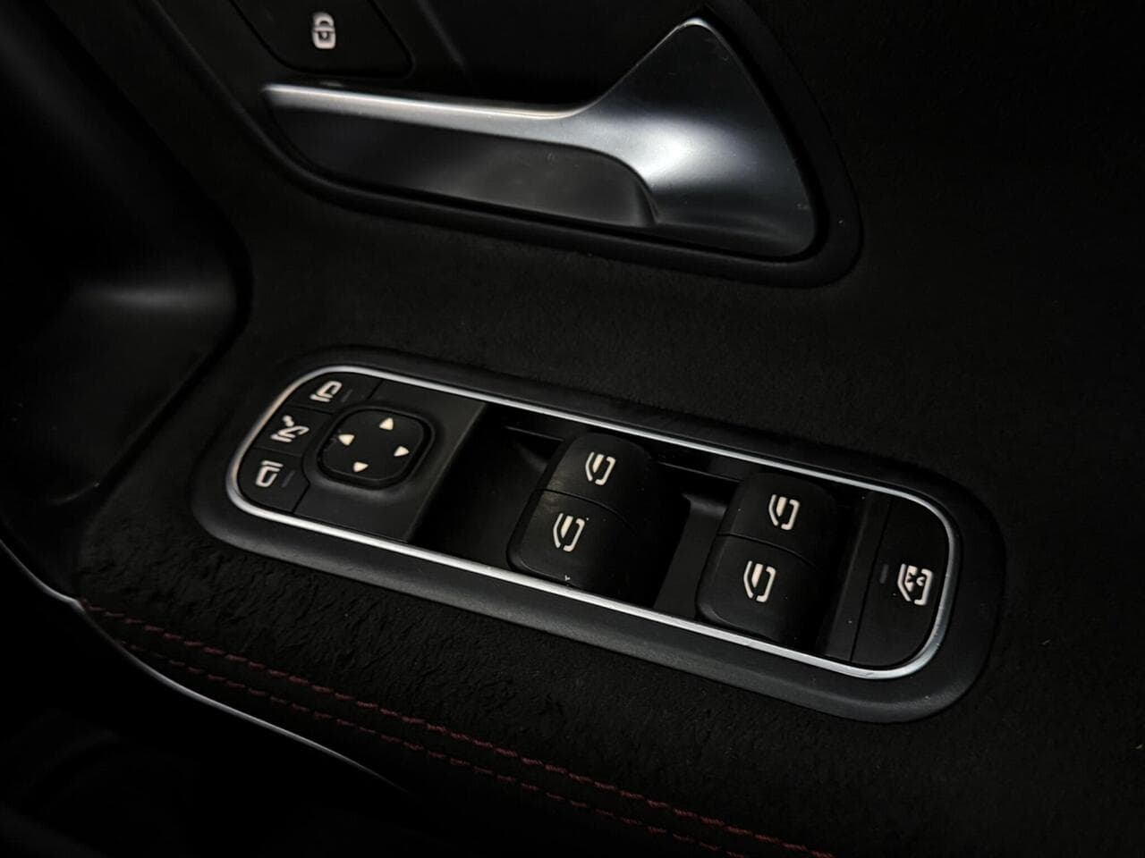 Mercedes-Benz A Class thumbnail Misc Controls
