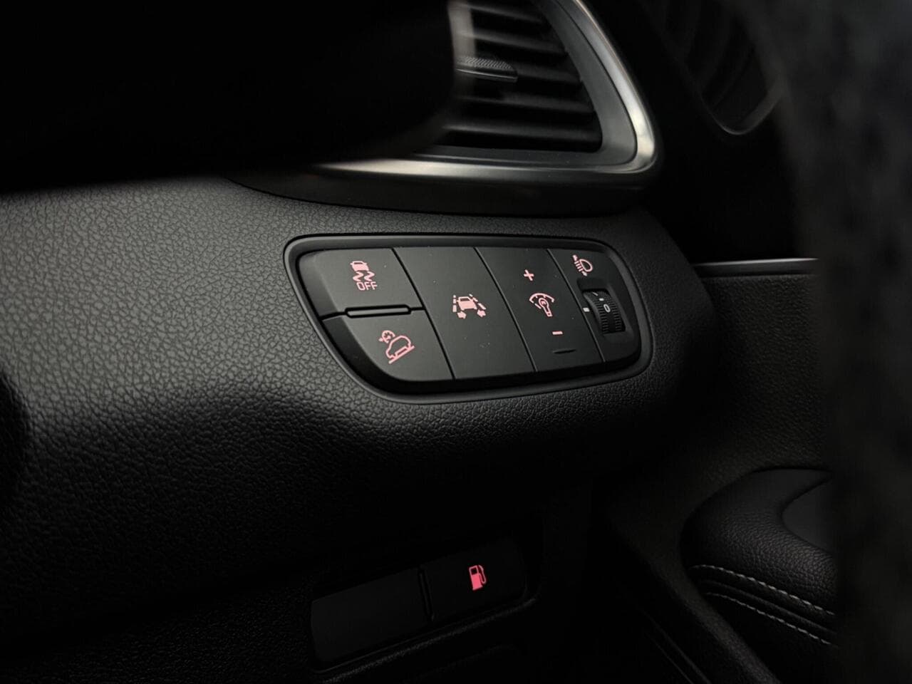 Kia Sorento thumbnail Misc Controls