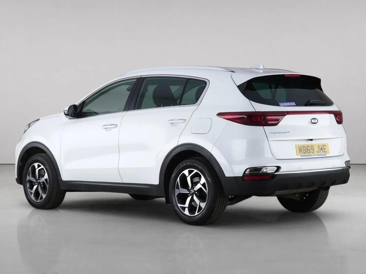 Kia Sportage thumbnail Rear Left