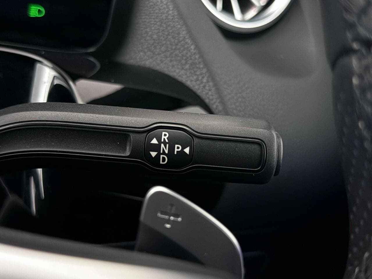 Mercedes-Benz B Class thumbnail Misc Controls