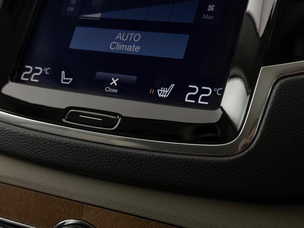 Volvo XC90 thumbnail Infotainment System