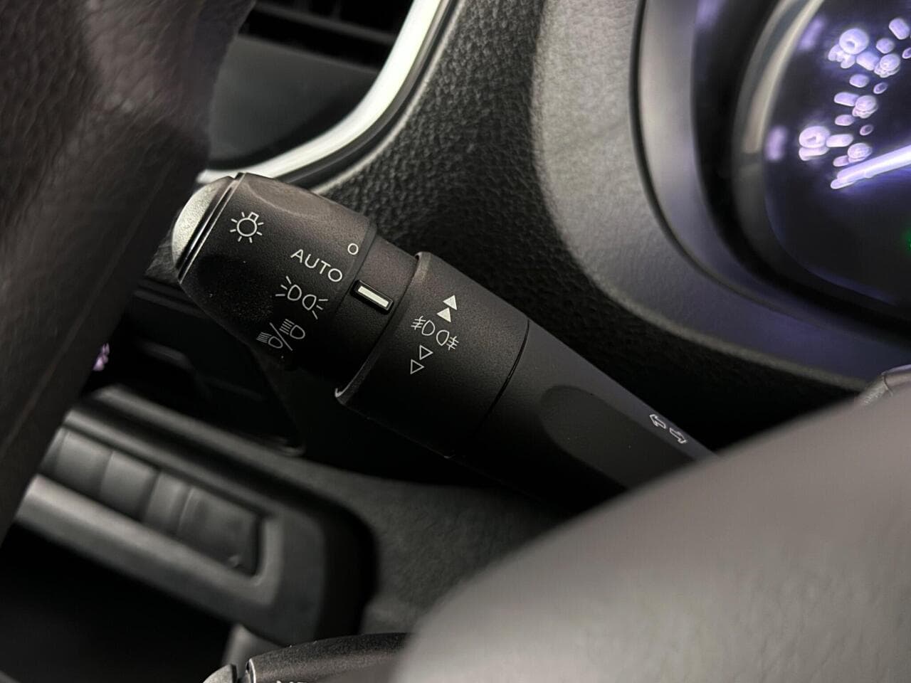 Vauxhall Vivaro thumbnail Misc Controls