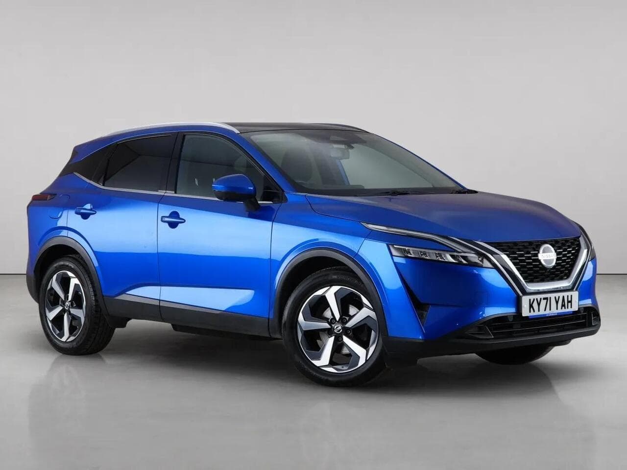 Nissan Qashqai - Nissan Qashqai 1.3 DIG-T MHEV Premiere Edition Euro 6 (s/s) 5dr