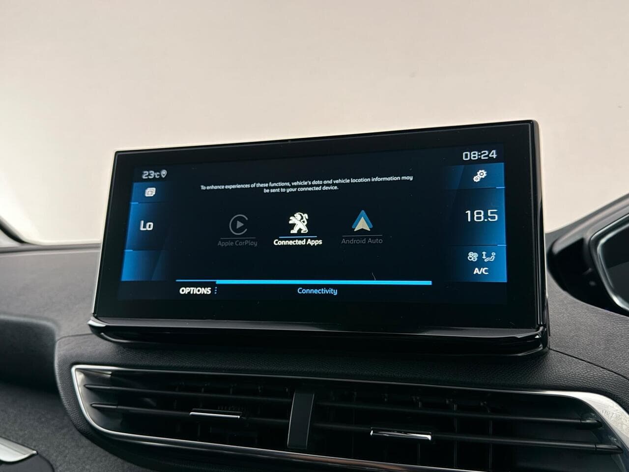 Peugeot 3008 thumbnail Infotainment System