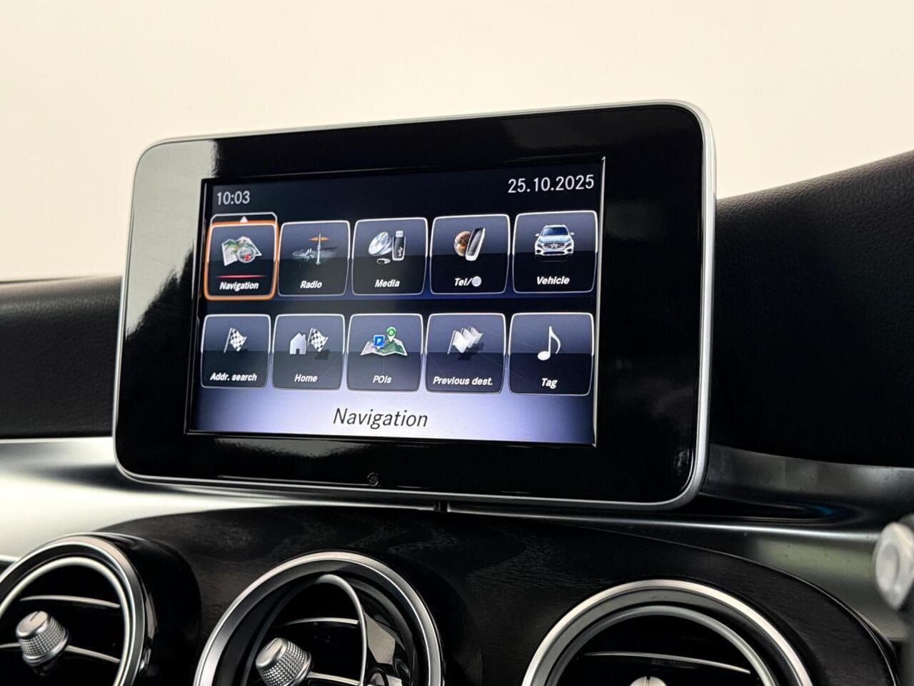 Mercedes-Benz GLC thumbnail Infotainment System