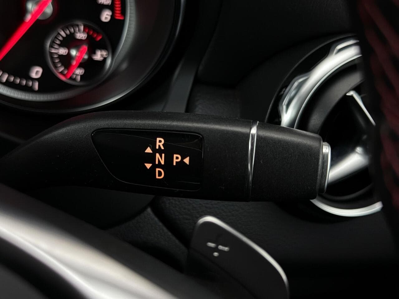Mercedes-Benz GLA thumbnail Misc Controls