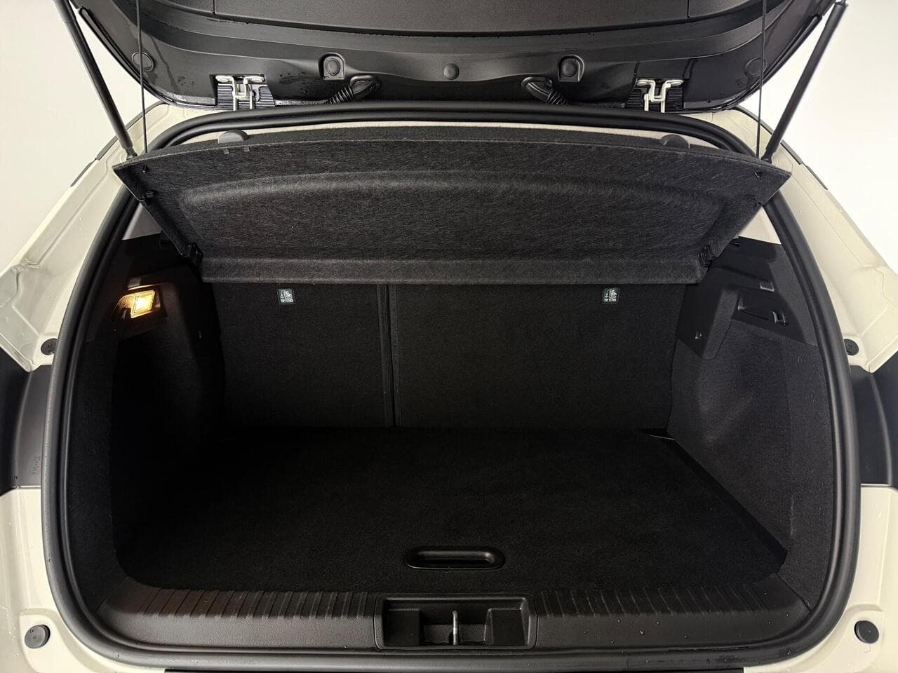 Renault Captur thumbnail Boot