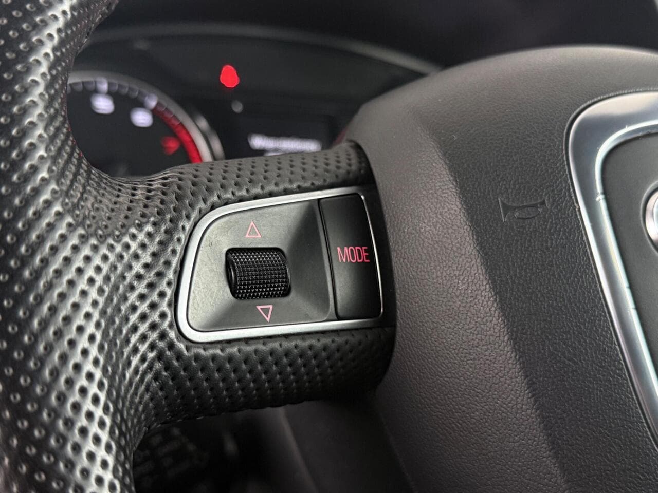 Audi Q5 thumbnail Misc Controls